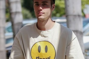 Джастин Бибер устроил танцы в ресторане в клипе «Yummy»