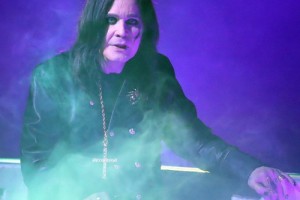 Оззи Осборн снял клип об уличных протестах 