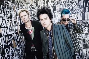 Green Day сняли клип о вреде виртуальной реальности
