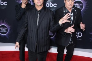 Green Day сняли клип о вреде виртуальной реальности