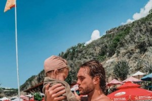 Влад Соколовский посвятил дочери песню