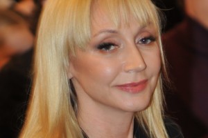 Кристина Орбакайте переносит концерты из-за перелома ноги