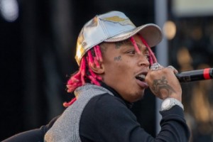 Tyla Yaweh покурил с Билли Джо Армстронгом в клипе «High Right Now»
