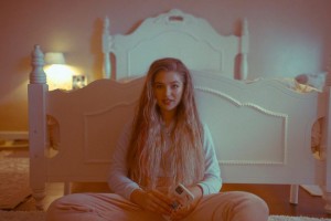 ULIANA ROYCE презентовала клип-историю о любви «Холодно и тепло»