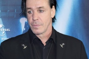 Lindemann снял клип с оргией в отеле