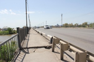 В Астрахани Милицейский мост закрывают до конца следующего года