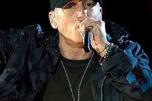 Поклонники Эминема попытались повторить его рекорд 