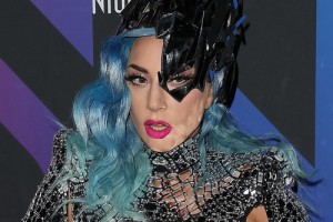 Леди Гага бросила курить