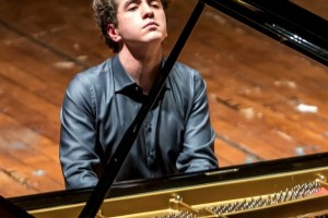 Константин Емельянов сыграет Баха и Равеля в консерватории
