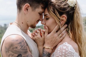 MamaRika вышла замуж и поклялась в вечной любви в клипе новой песни Maemo