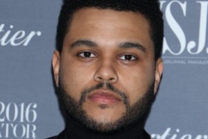 Weeknd остался без головы в клипе «In Your Eyes» 