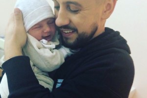 MONATIK впервые показал лицо младшего сына